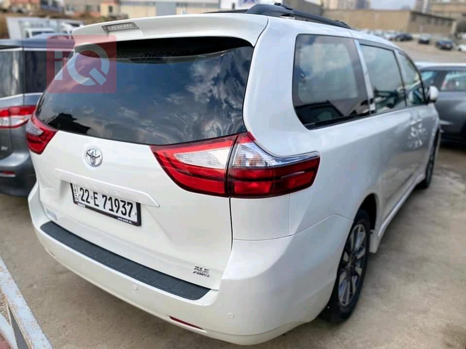 تويوتا سيينا